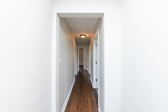 2745 W Gregory St in Chicago, IL - Building Photo - Building Photo