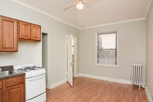3815 N Fremont St, Unit J08P in Chicago, IL - Building Photo