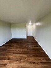 804 SE Excel Ct in Sheridan, OR - Building Photo - Building Photo