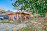 5220 Chapman St photo'