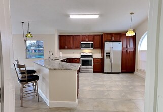 276 Frances Ave in Casselberry, FL - Building Photo - Building Photo