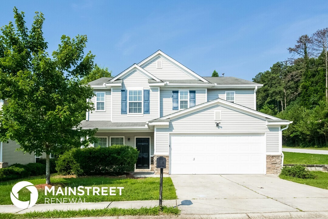 2791 Groovers Lake Point in Lithia Springs, GA - Building Photo