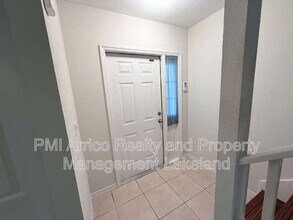 2372 Isle Royal Ct SE in Winter Haven, FL - Foto de edificio - Building Photo