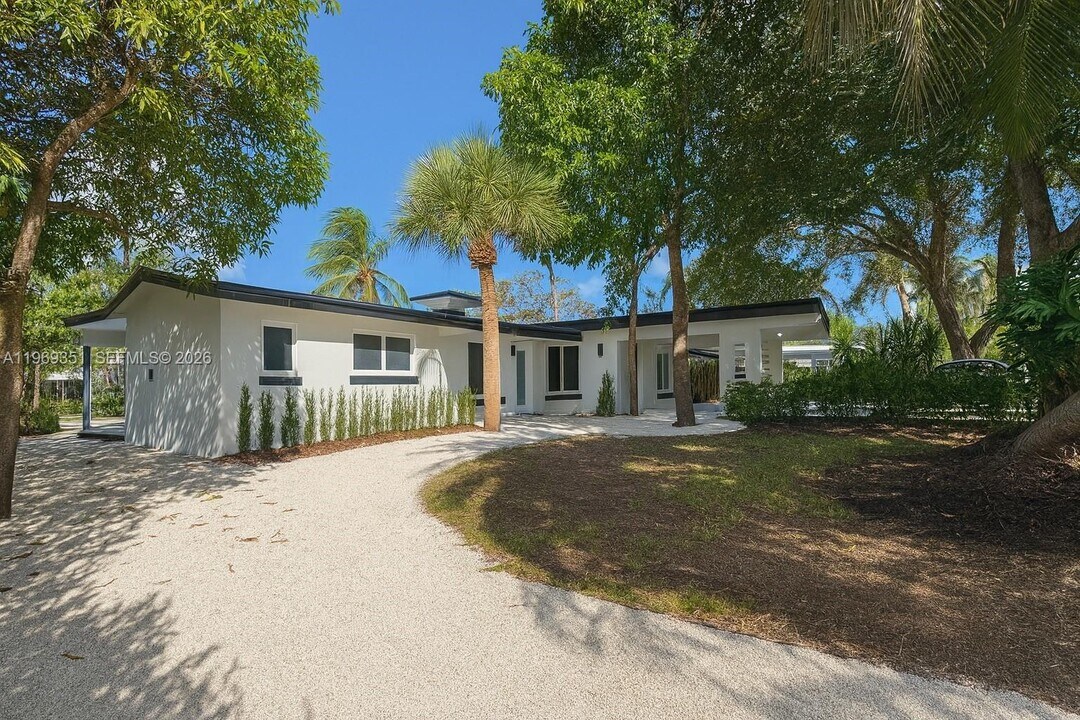 3801 NE 16th Terrace in Oakland Park, FL - Building Photo