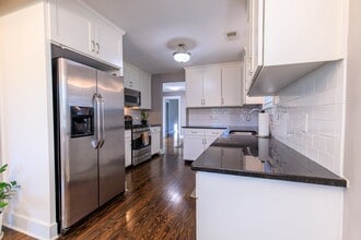 2300 Porter Rd in Nashville, TN - Building Photo - Building Photo