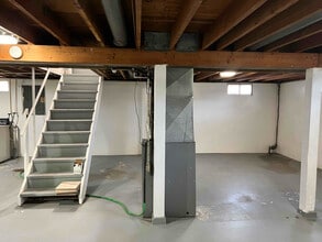 1514 Spruce Hills Dr in Bettendorf, IA - Foto de edificio - Building Photo