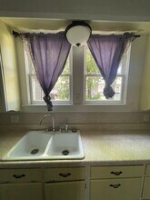 704 S Anglin St, Unit 1 Bedroom 1 Bath in Cleburne, TX - Building Photo - Building Photo