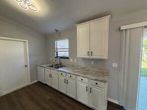 2822 Homestead Rd in Orange Park, FL - Building Photo - Building Photo