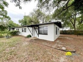 433 Bear Rd in Fort Walton Beach, FL - Building Photo
