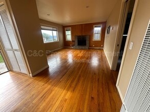 1865 Andrew Ct in Seaside, CA - Building Photo - Building Photo