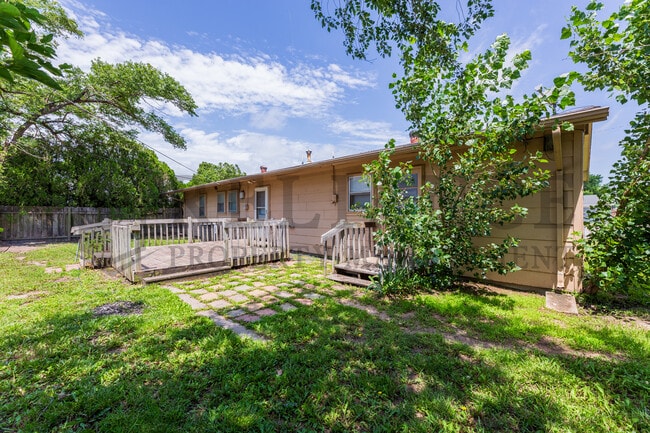 7429 W Frazier Ln in Wichita, KS - Building Photo - Building Photo
