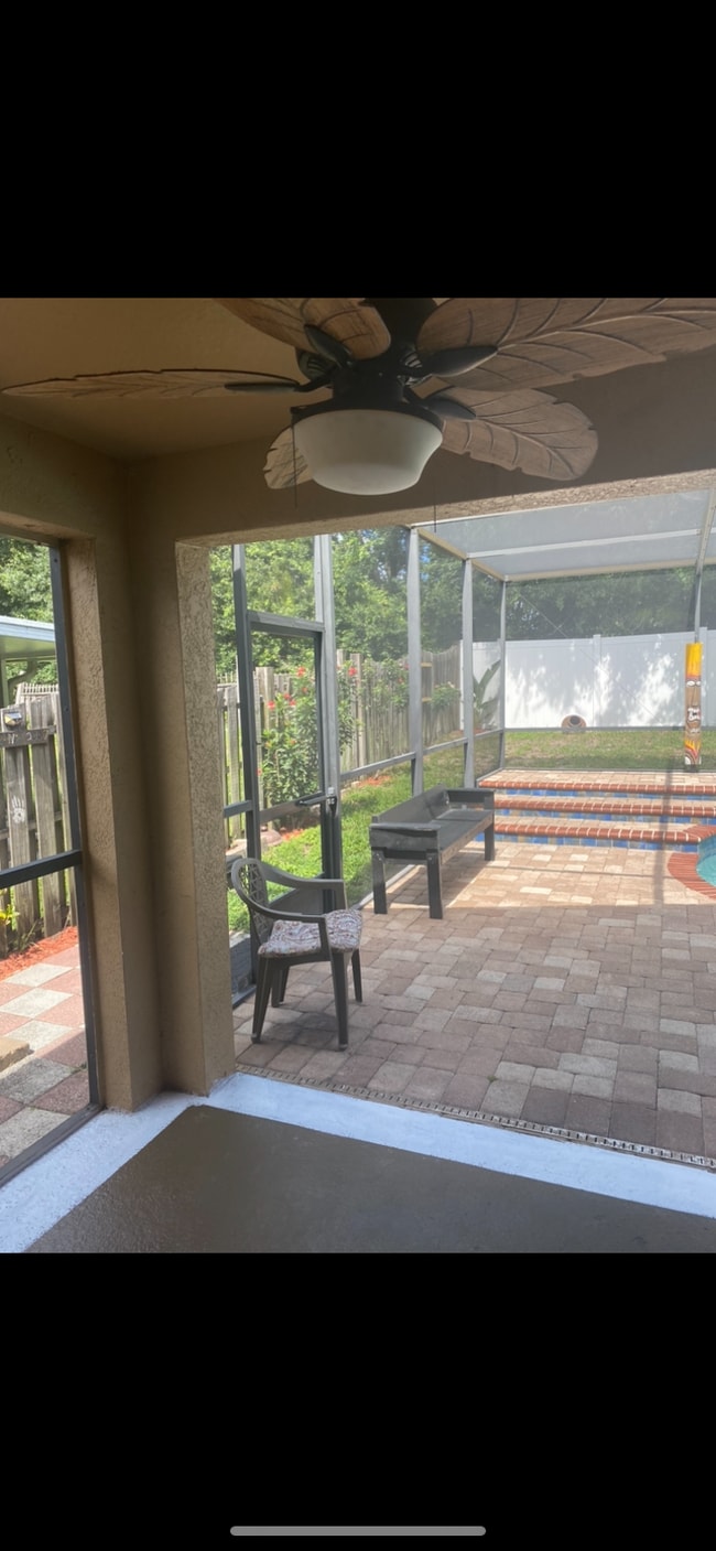 12828 Kings Lake Dr in Gibsonton, FL - Building Photo - Building Photo