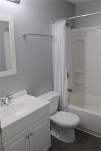 541 Wascana St in Regina, SK - Building Photo - Building Photo