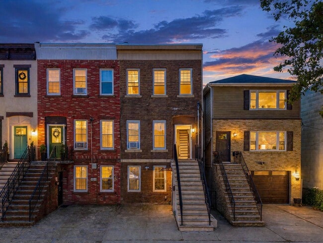 property at 29 Elizabeth St