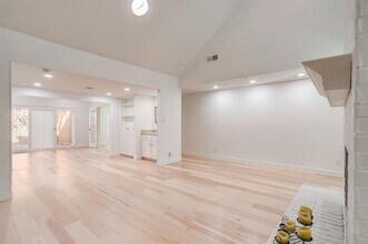 4201 Clear Lake Cir in Fort Worth, TX - Building Photo - Building Photo