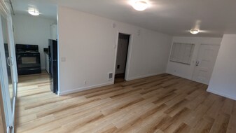 1370 High St in Eugene, OR - Building Photo