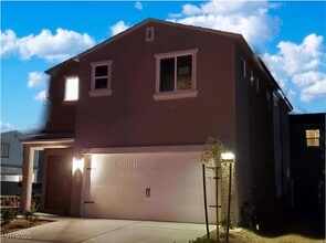 5045 Bloodhound St in Las Vegas, NV - Building Photo - Building Photo