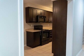 921 Raftis Cres in Milton, ON - Building Photo - Building Photo