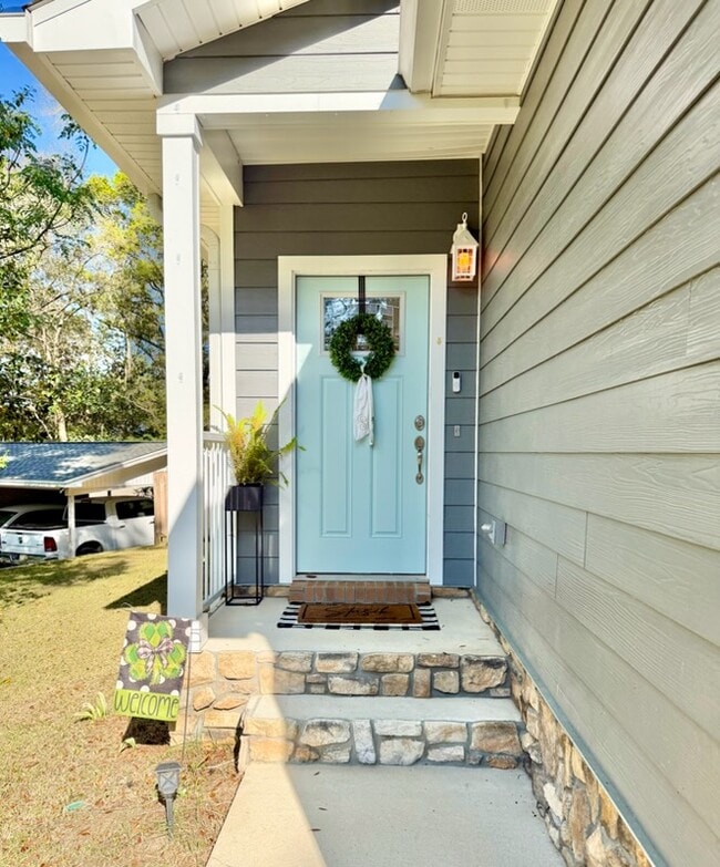 411B Redwood Ave in Niceville, FL - Building Photo - Building Photo