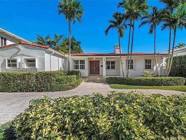 property at 5371 N Bay Rd