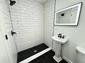 165 W Main St, Unit 1-2-3 in Goshen, NY - Building Photo - Building Photo