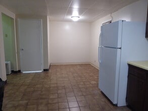898 Duss Ave in Ambridge, PA - Building Photo - Building Photo