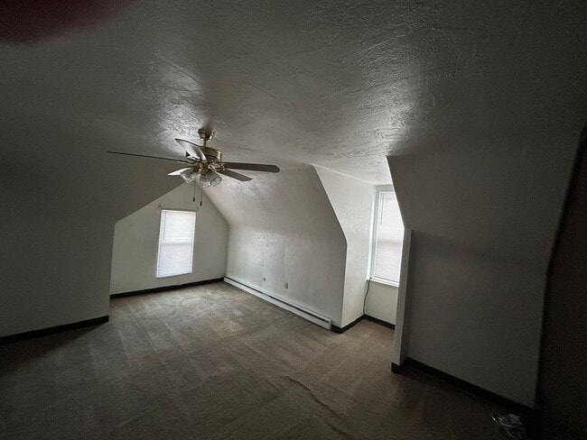 120 S Graham St, Unit 3 in Pittsburgh, PA - Foto de edificio - Building Photo
