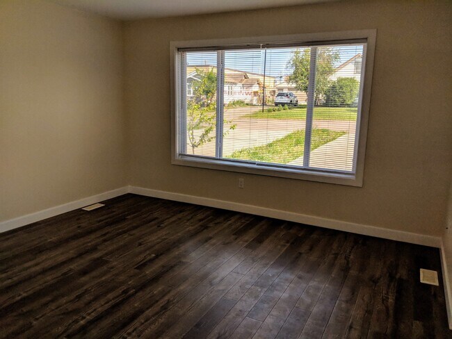 1625-1699 99 Ave in Dawson Creek, BC - Building Photo - Building Photo