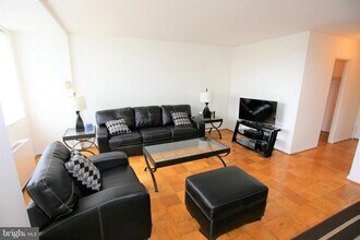 10500 Rockville Pike in Rockville, MD - Building Photo - Building Photo
