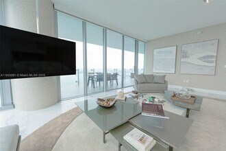 700 NE 26th Terrace in Miami, FL - Building Photo - Building Photo