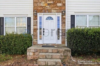 1305 Rockbass Rd in Suwanee, GA - Foto de edificio - Building Photo