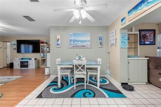 7258 57th Ave N in St. Petersburg, FL - Foto de edificio - Building Photo