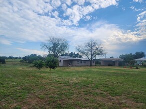 624 CR 408 in Valley Spring, TX - Building Photo - Building Photo
