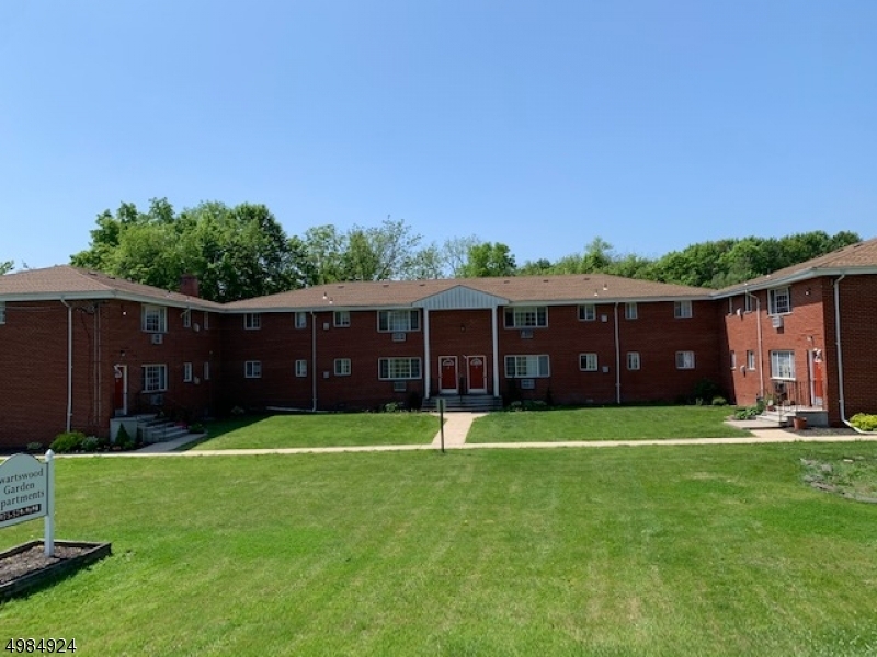 3 Swartswood Rd in Newton, NJ - Building Photo