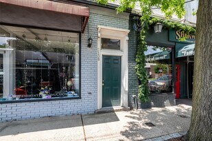 2138 Boston Post Rd in Larchmont, NY - Building Photo
