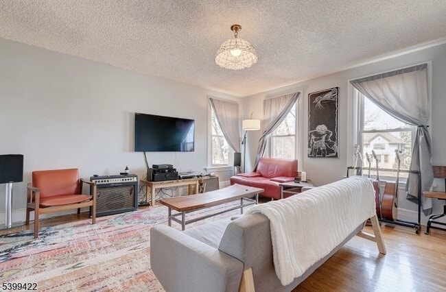 318 Claremont Ave in Montclair, NJ - Building Photo - Building Photo