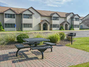 Grand Reserve in Cedar Rapids, IA - Foto de edificio - Building Photo