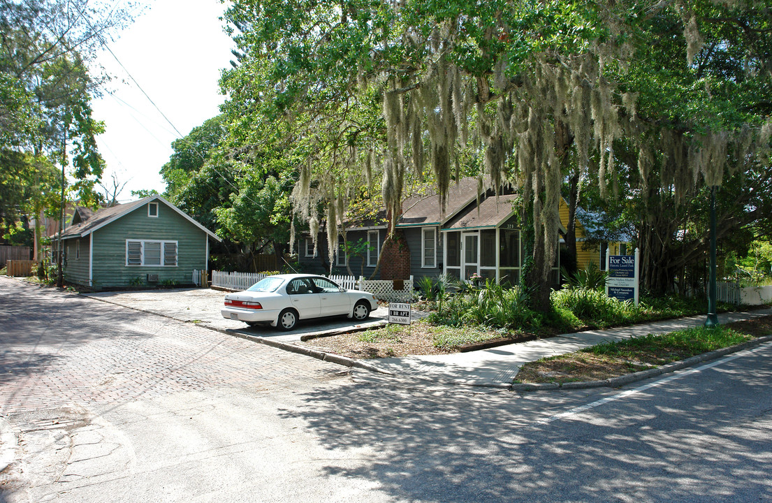 329 S Osprey Ave in Sarasota, FL - Foto de edificio