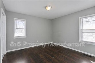 1229 W Hayward Ave in Independence, MO - Building Photo - Building Photo