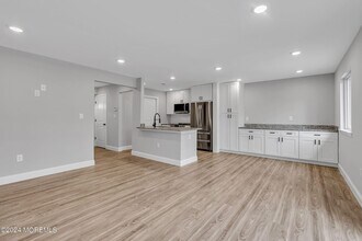 14 Wren Way in Howell, NJ - Building Photo - Building Photo