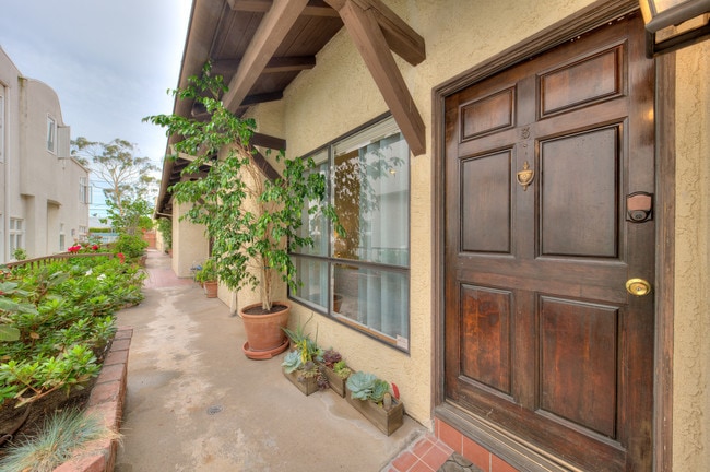 938 18th St in Santa Monica, CA - Foto de edificio - Building Photo