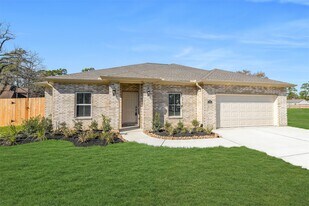 11951 Pondwood Dr in Cypress, TX - Building Photo