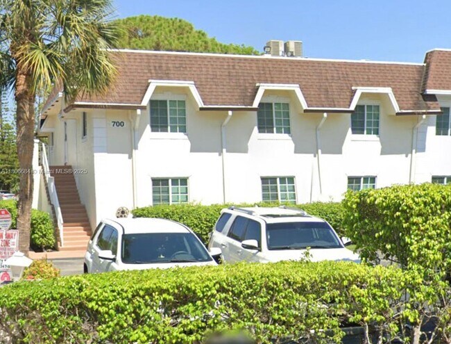 700 SE 2nd Ave in Deerfield Beach, FL - Building Photo - Building Photo