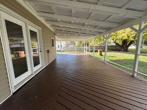 321 Main St in Grinnell, IA - Foto de edificio - Building Photo