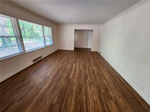 2294 Clairmont Rd in Atlanta, GA - Building Photo - Building Photo