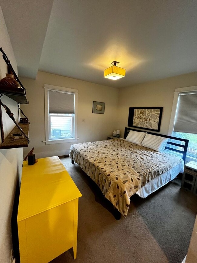 property at 307 S 8th Ave