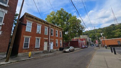2131 Staebler St in Cincinnati, OH - Foto de edificio - Building Photo