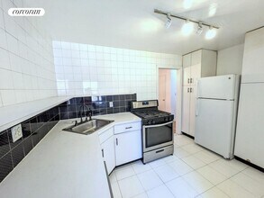 7502 Austin St in Queens, NY - Building Photo - Building Photo