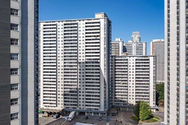 Wellesley Parliament Square in Toronto, ON - Building Photo - Building Photo