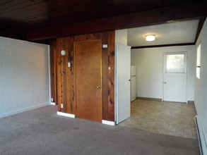 Seabreeze (3125 N Oak Harbor Rd) in Oak Harbor, WA - Building Photo - Building Photo